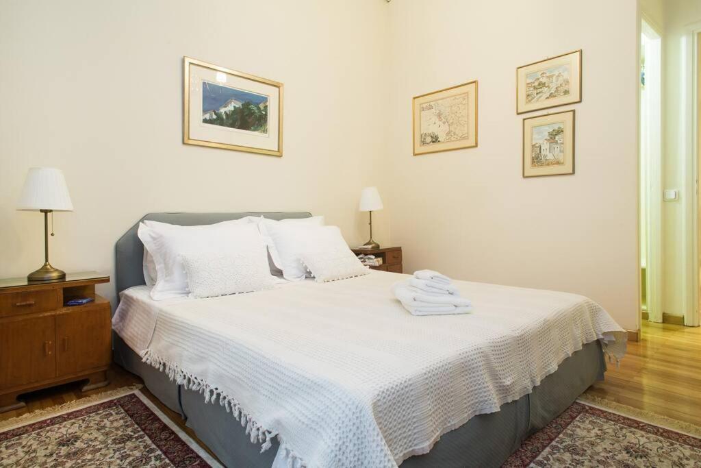 Top-Rated 1-Bedroom Apartment In The Heart Of Athene Buitenkant foto