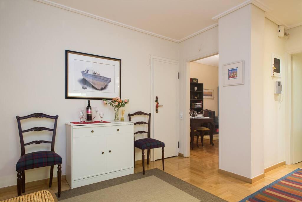 Top-Rated 1-Bedroom Apartment In The Heart Of Athene Buitenkant foto