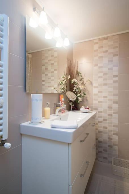 Top-Rated 1-Bedroom Apartment In The Heart Of Athene Buitenkant foto