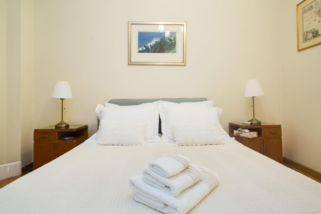 Top-Rated 1-Bedroom Apartment In The Heart Of Athene Buitenkant foto